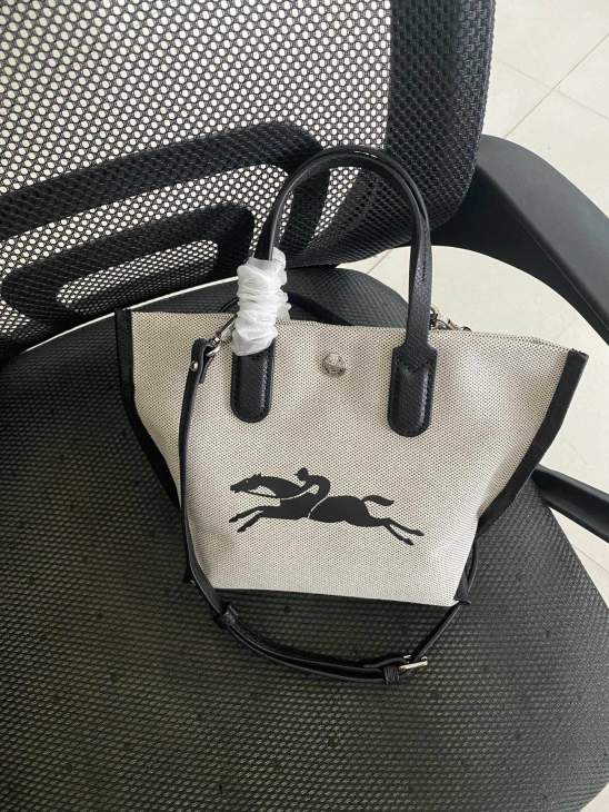 Picture of Longchamp Handbags _SKUfw186540727fw